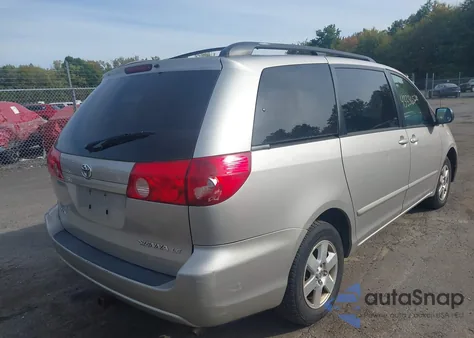 2010 Toyota Sienna Le z USA, uszkodzony, nr VIN 5TDKK4CC5AS338931
